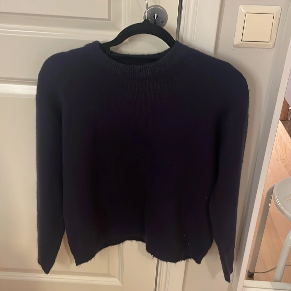 Mörkblå stickad tröja 157