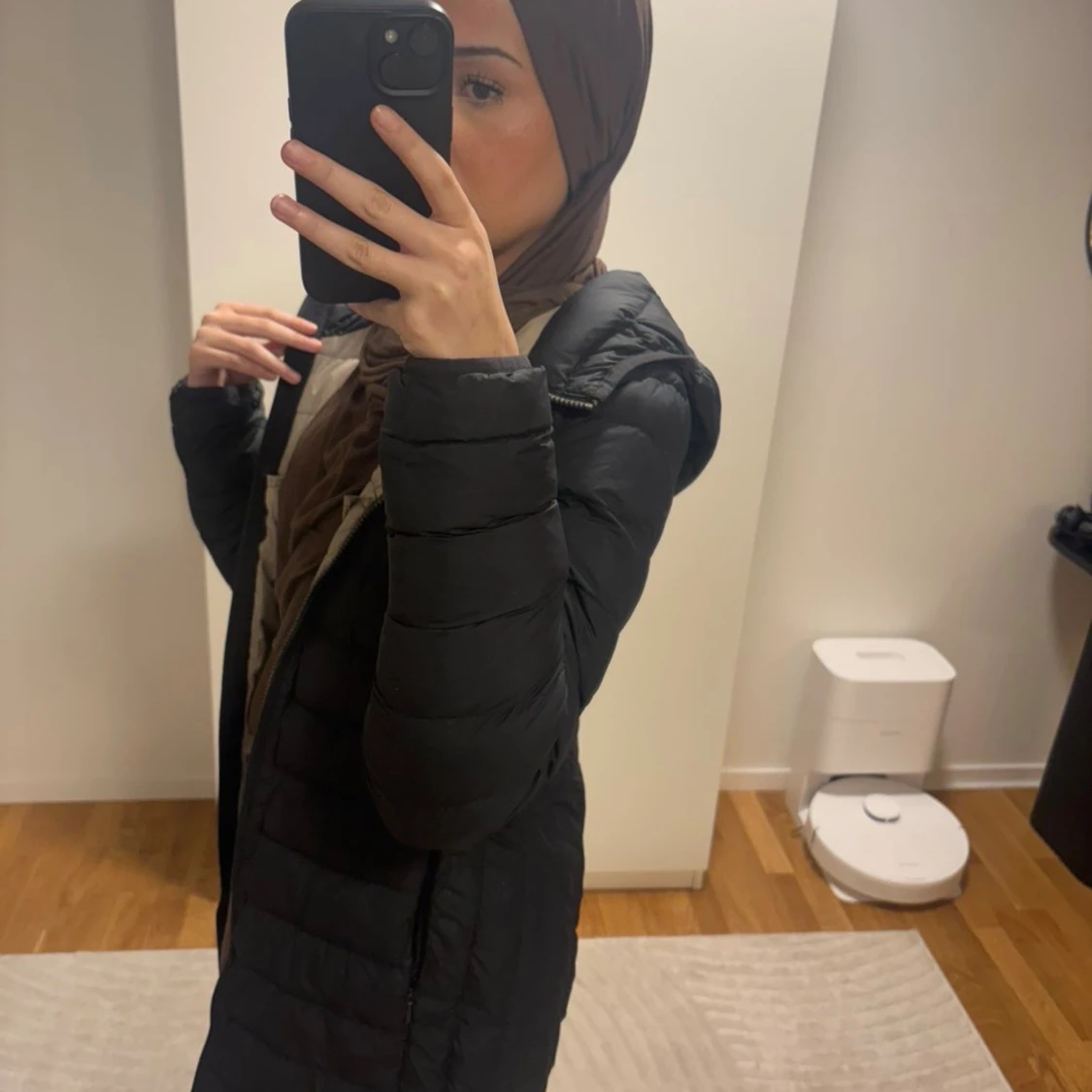 Svart lång pufferjacka med huva - 2