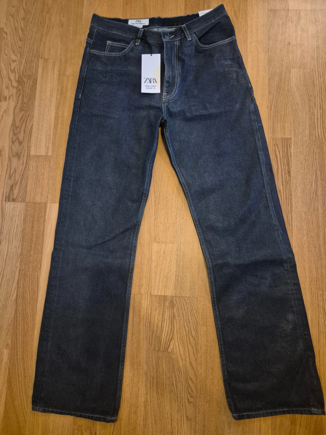 Mörkblå straight jeans från Zara