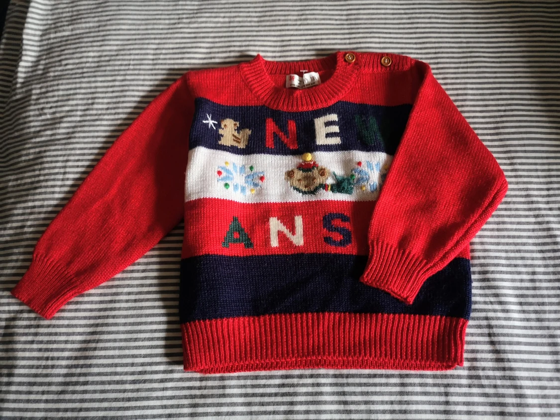 Julklappstips! Röd stickad jultröja och byxor med djurmotiv - 2