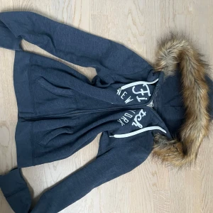 Y2k furrhoodie från Abercrombie & fitch - Jättefin Y2K/2000s hoodie från Abercrombie & fitch💕