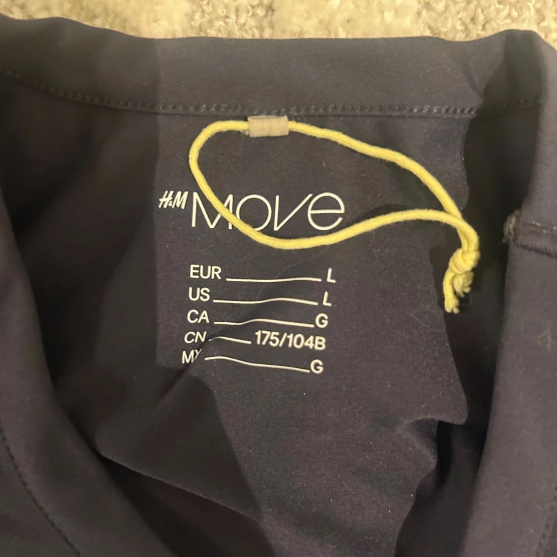 Mörkblå t-shirt från H&M Move - 1