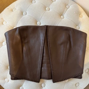 Adoore crop top - Adoore crop top i fint skick!