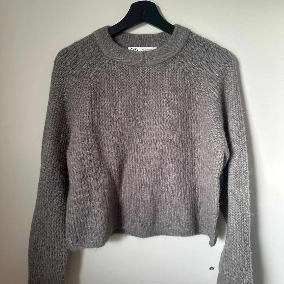 Beige stickad tröja från Zara - 1