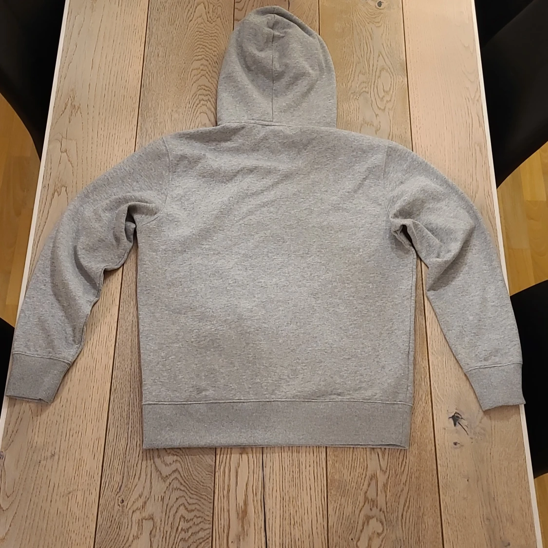 Grå hoodie från MNG med tryck - 1