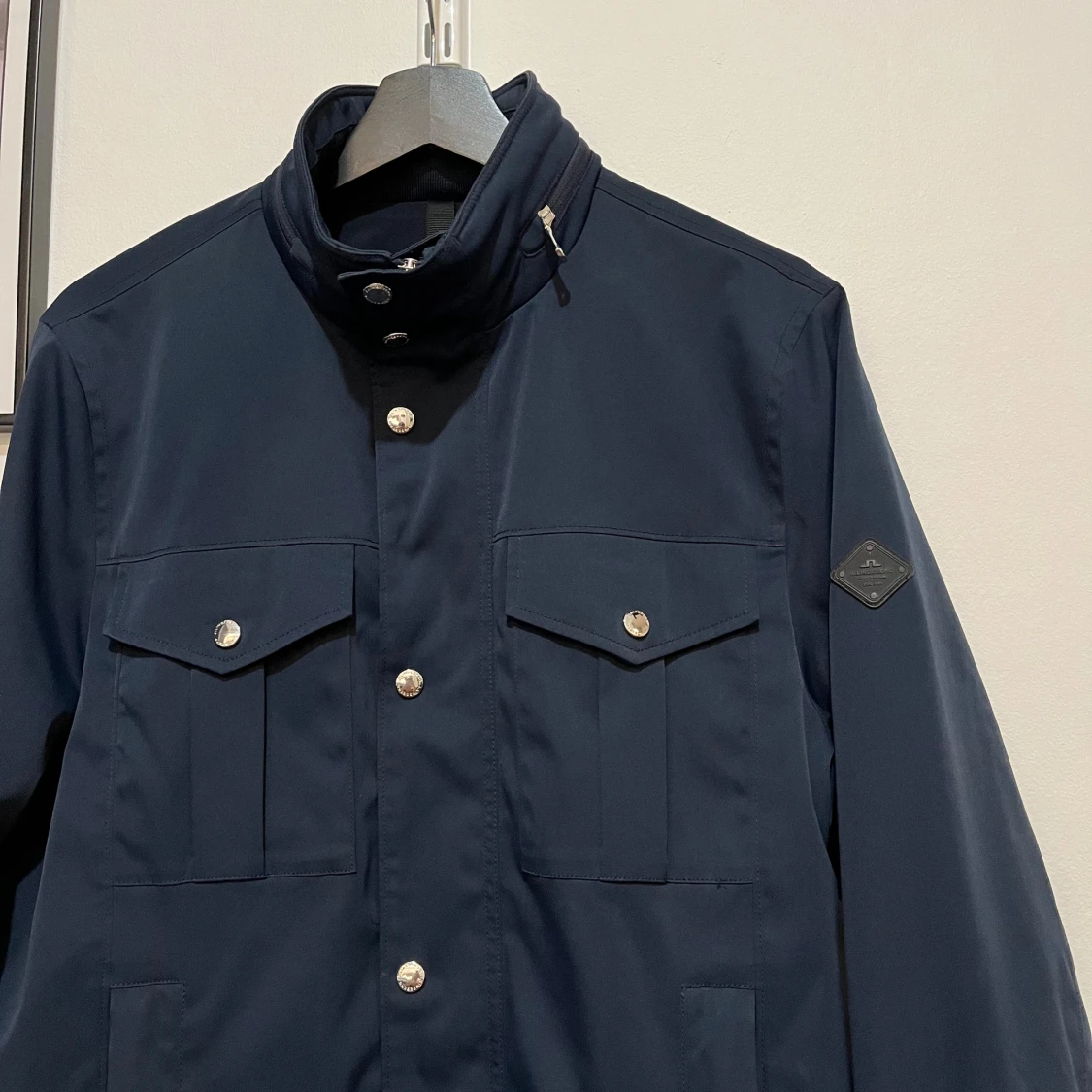 Mörkblå vindjacka från J.Lindeberg - 2