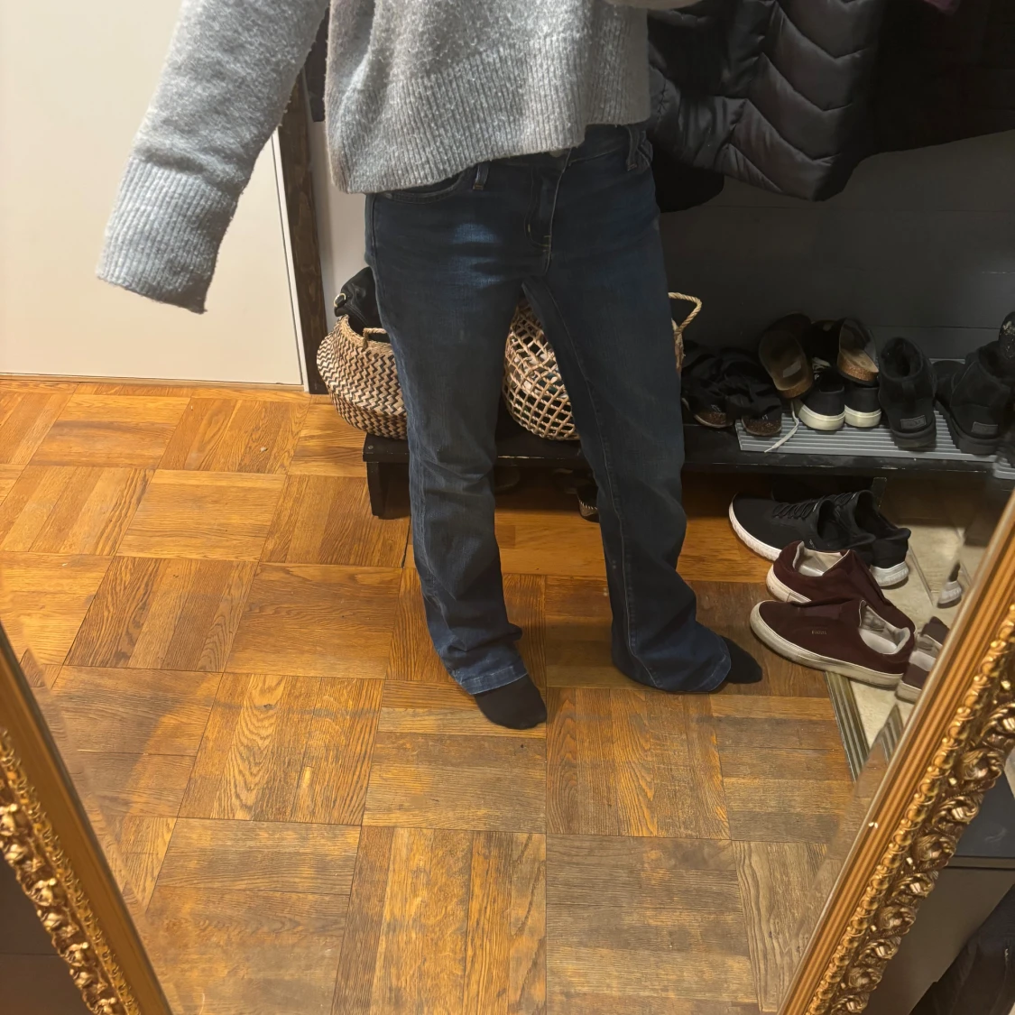 Blåa bootcut lowrise jeans! - 1