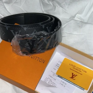 Iv bälte märke  - Nytt skick, aldrig använd och skickas 24h efter beställning!