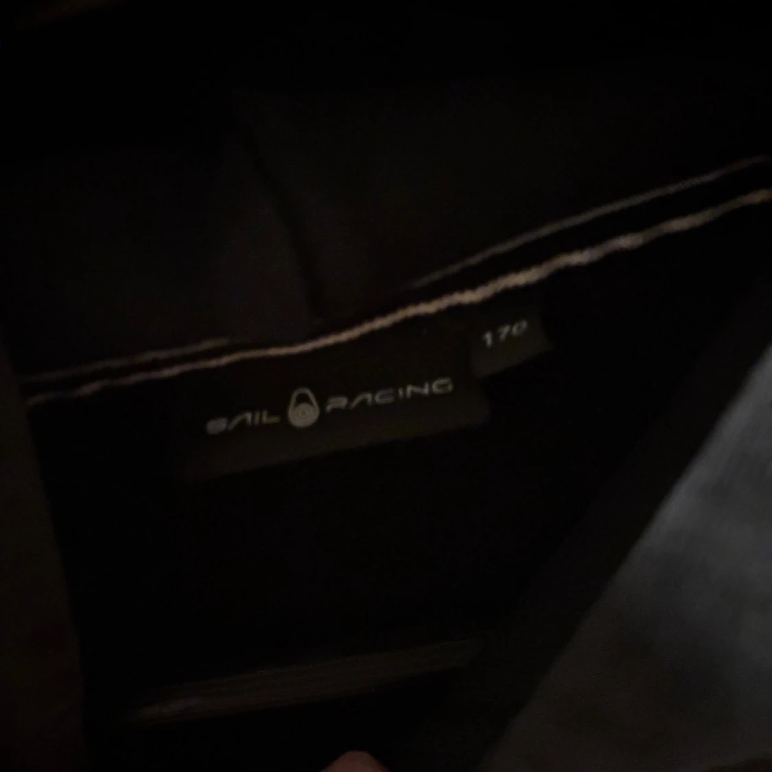 Svart hoodie från Sail Racing - 2