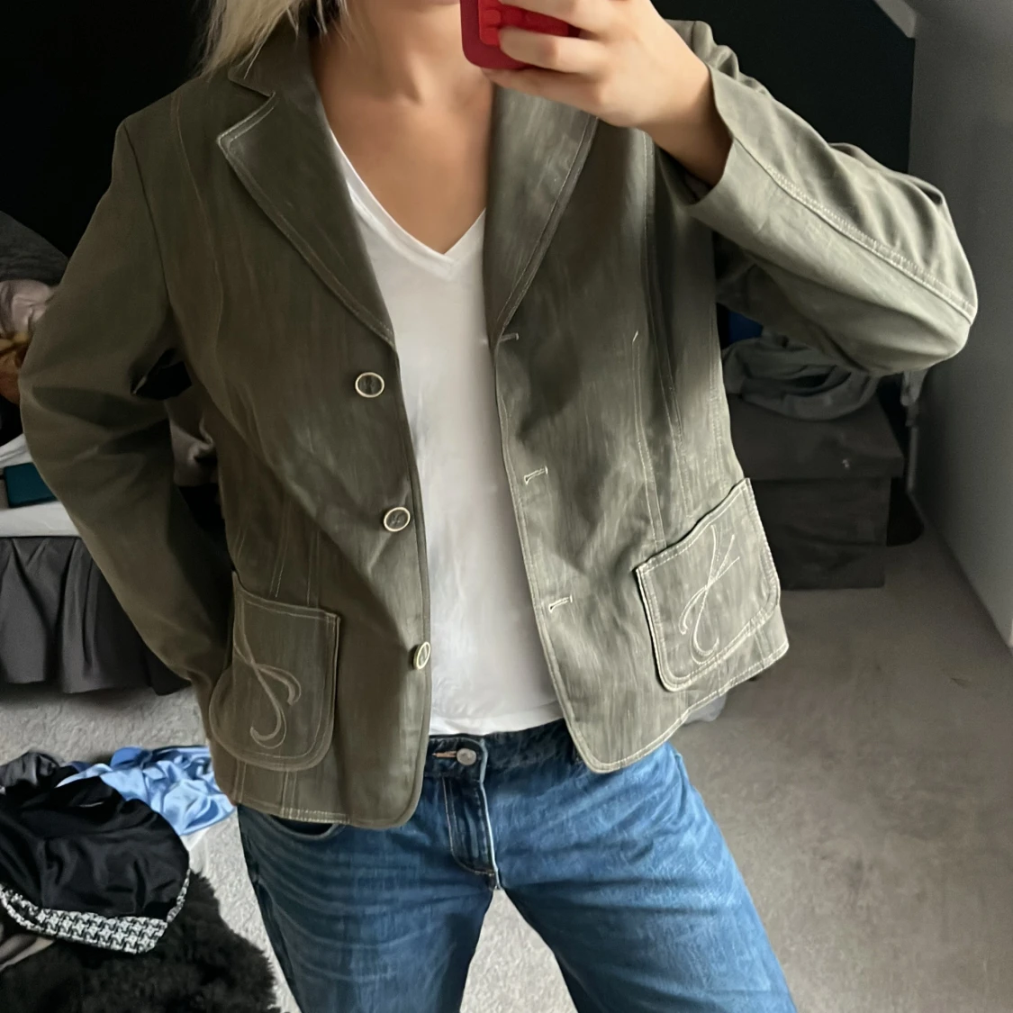 Olivgrön kavaj med broderade fickor - 1