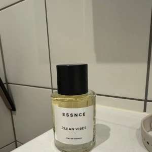 Essence parfym  - Parfym från essence: knappt använd 