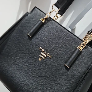 Helt ny fin svart väska  - Väska 