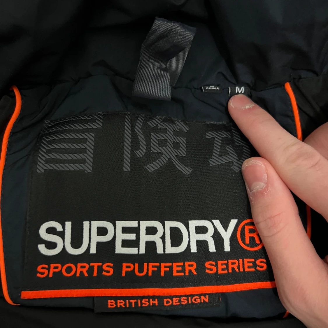 Mörkblå lång pufferjacka Superdry - 4