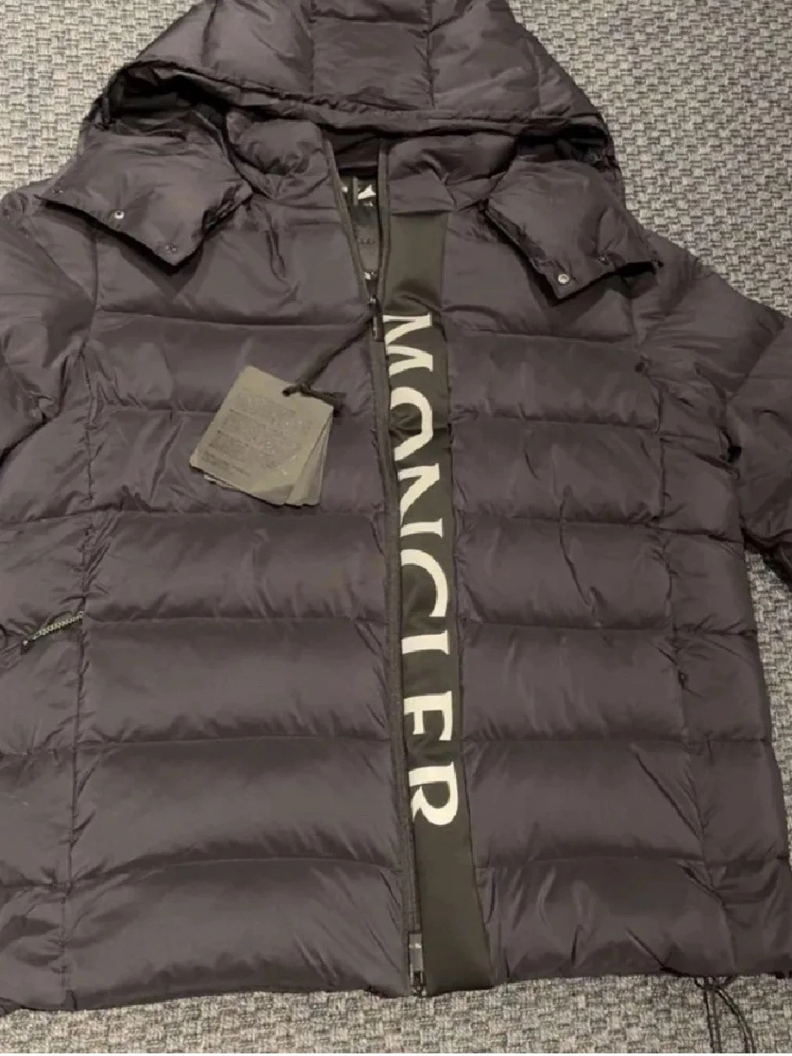 Svart pufferjacka från Moncler