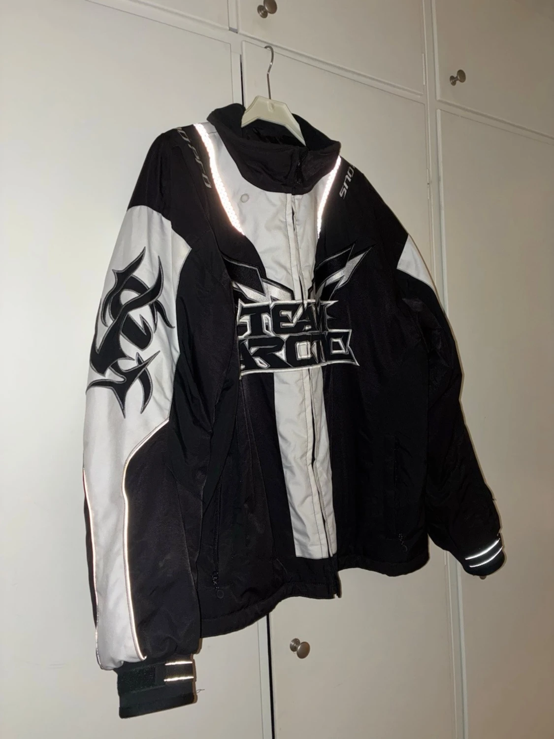 Svart och vit vindjacka Arctic Cat