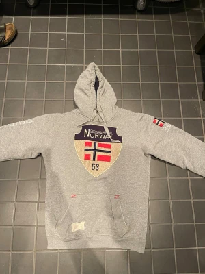 Norway hoodie - Geographical Norway hoodie worn but no defects