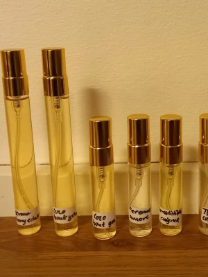 Reasplittar🌸 - Essnce: 10 ml 60 kr styck🔅Strawberry eclair🔅Coco bout you✨️Essnce 5 ml 40 kr styck🔅Coco bout you🔅Irrestistible enigma🔅Perenne amore✨️Essnce Sweet cara 2 ml 22 kr✨️Lush 5 ml 28kr🔅Grape soda🔅The comforter 🔅Avocado co-wash✨️Skriv vilka du önskar så ändrar jag priset och man kan köpa direkt här 