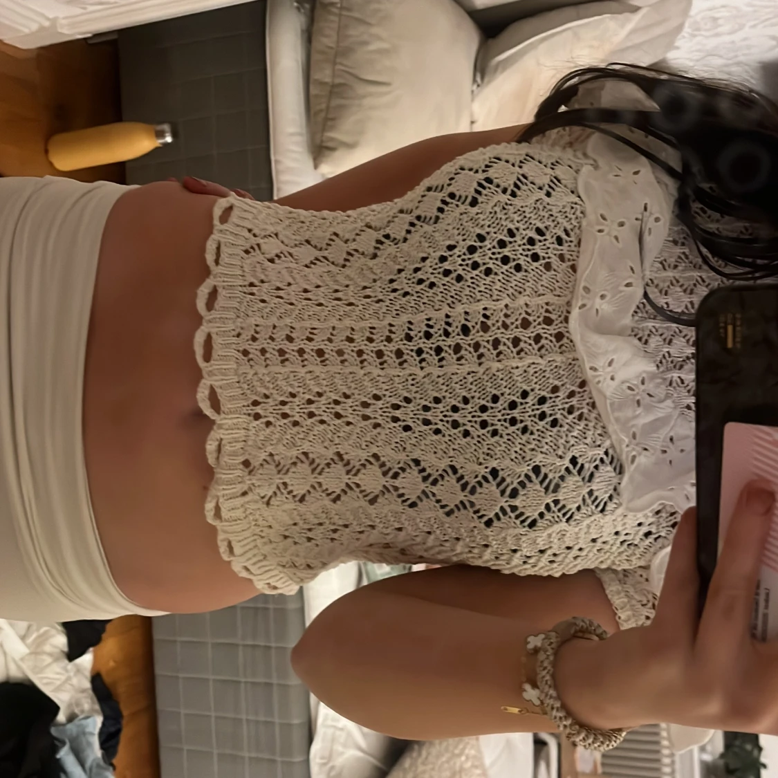 Vit stickad blus med volang från Zara