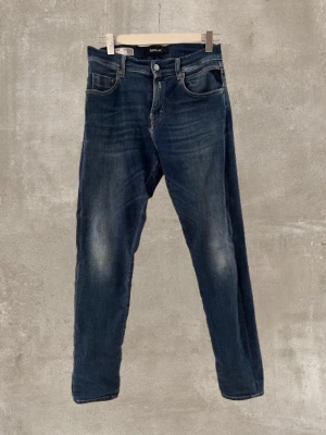 Replay Jeans - Säljer dessa Replay Jeans, de är i mycket fint skick. Storleken är 30/32. Hör av er vid minsta fundering!