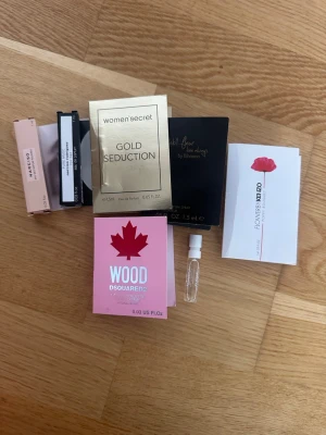  parfymprov - . Perfekt att testa och ta med sig. Enkelt att ha med i väskan för dig som vill prova något nytt.