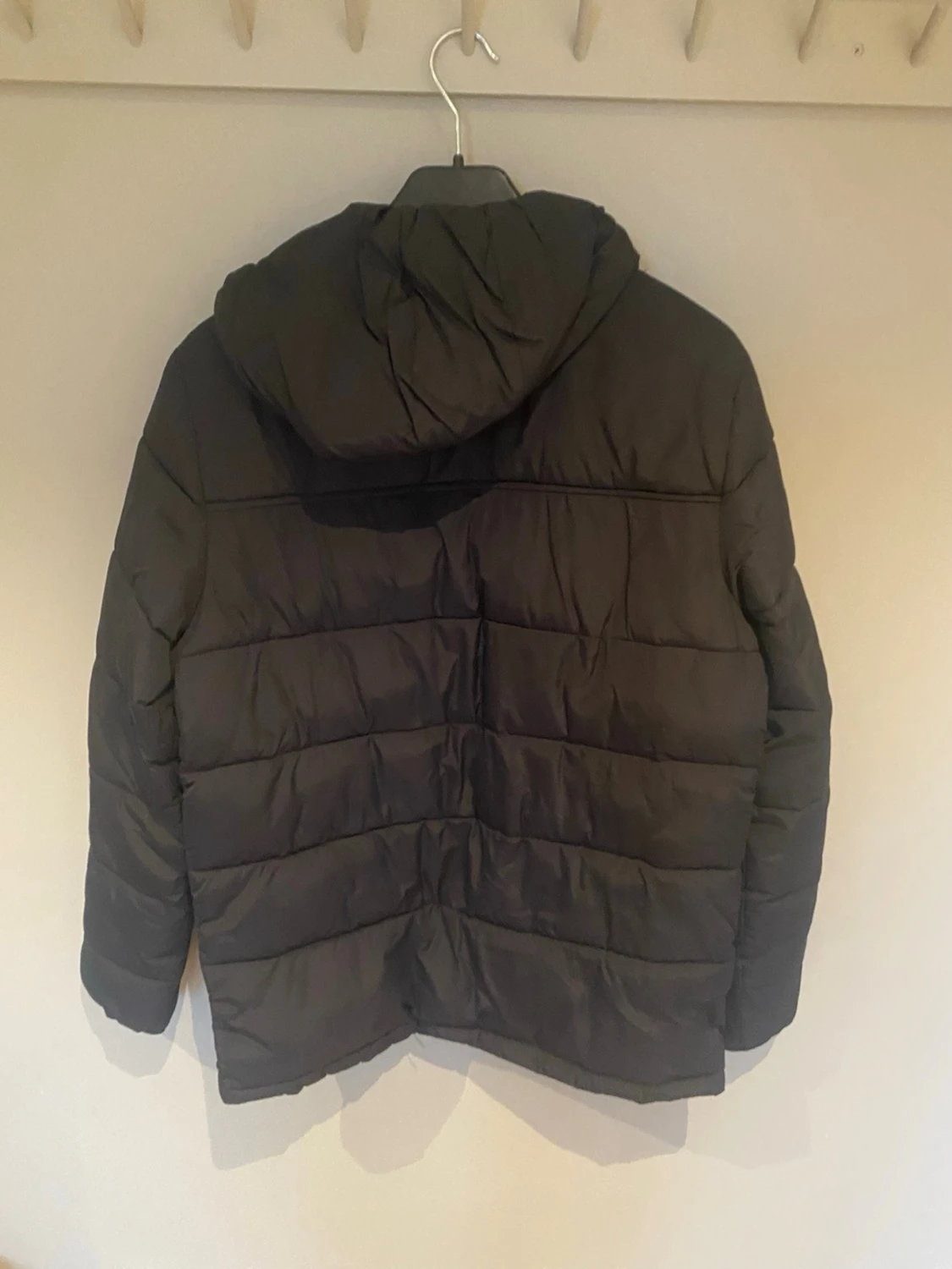 Svart pufferjacka från Lyle & Scott - 1