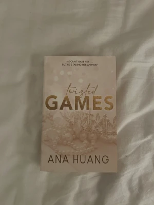 Twisted games - Twisted Games - Ana Huang 💛 Säljer även de andra böckerna i serien! Välj gärna Instabox om du har möjlighet! 