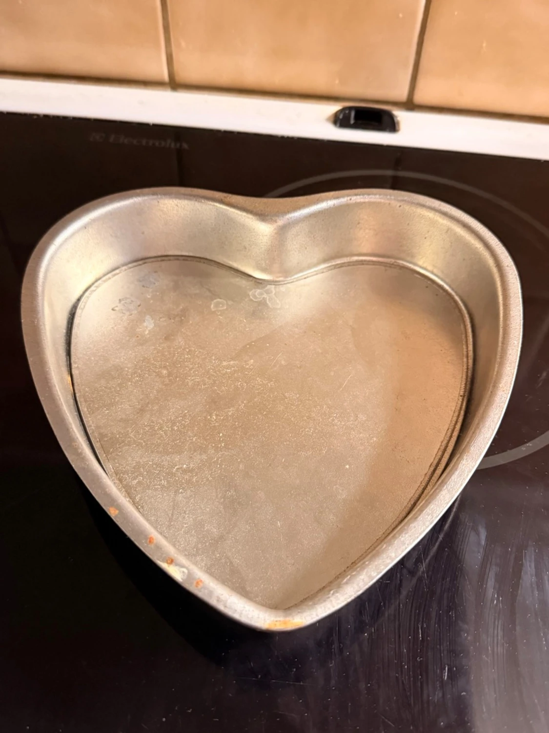 Hjärformad bakform i metall