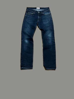 Acne studios jeans - Tvärfeta acne jeans för riktigt bra pris, inga defekter och riktigt snygga slitningar dem kommer i storlek 32W 29L. Passar dock även för storlek w30 och w31 Priset är diskuterbart och det är bara kontakta mig vid några funderingar! 👍