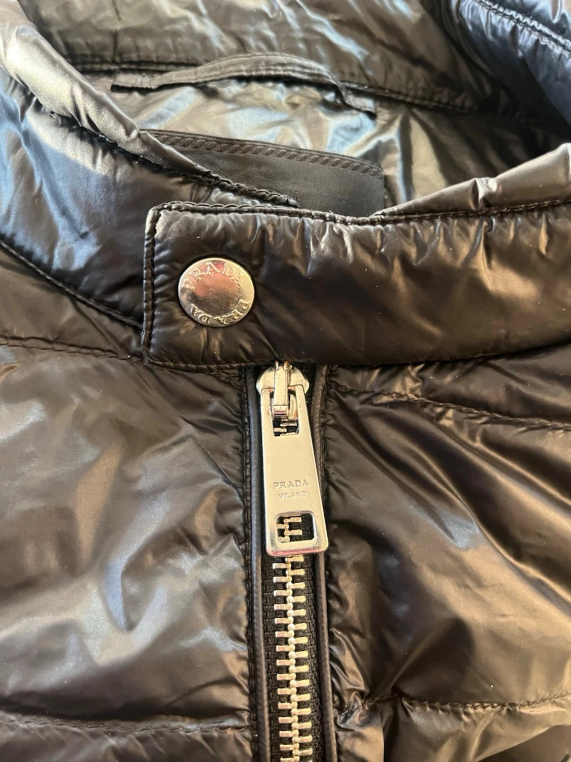 Svart dunjacka från Prada - 3