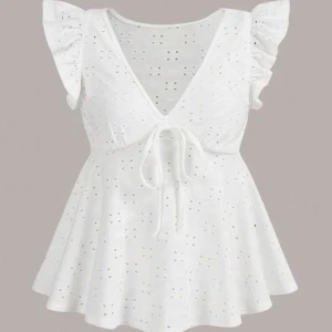 Vit broderad blus - Säljer en söt vit blus från SHEIN med broderade hål och volangärmar. Toppen har v-ringning med knyt framtill och är tillverkad i ett lätt material som passar perfekt till våren och sommaren. Är köpt för 80kr 