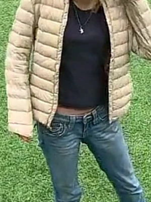 Beige dunjacka - så snygg beige dunjacka! Perfekt till våren och passar till allt 🩷 skriv för flera bilder eller frågor ! Pris kan diskuteras 