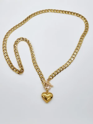 Stilfullt halsband med hjärta  - Material-rostfritt stål.  Kedjetjocklek-6mm #15