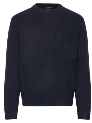 Mörkblå stickad tröja INDICODE - Klassisk mörkblå stickad tröja från INDICODE med rund halsringning och ribbade muddar vid ärmslut och nederkant. Enkel och stilren design som passar till det mesta. Perfekt för dig som gillar en clean look.