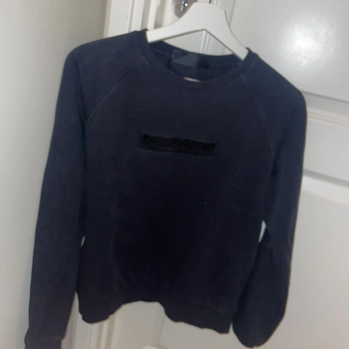 Mörkblå Peak Performance sweatshirt M