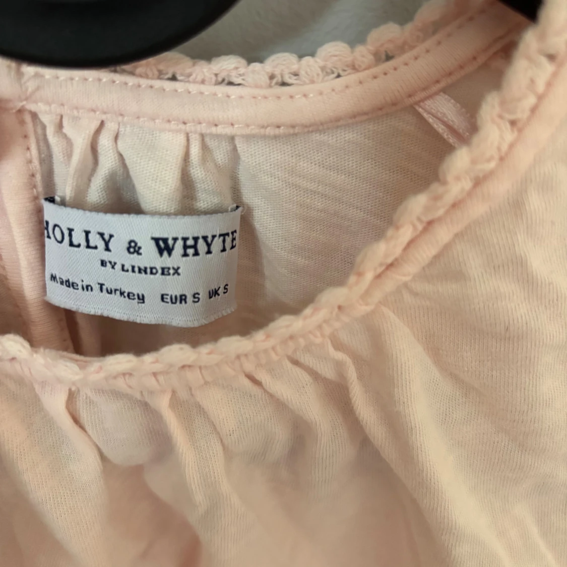 Ljusrosa blus från Holly & Whyte - 2