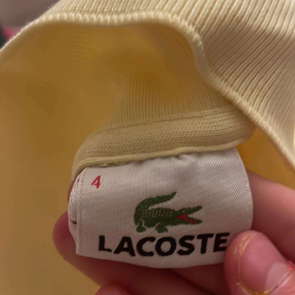 Gul pikétröja från Lacoste - 2