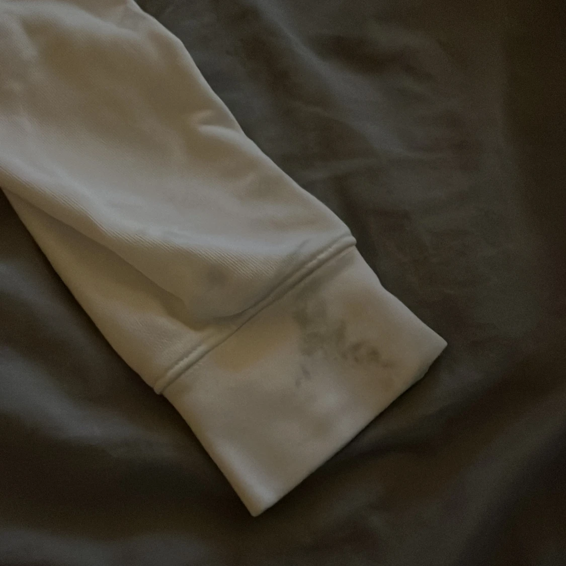 Vit hoodie från GANT med tryck - 2