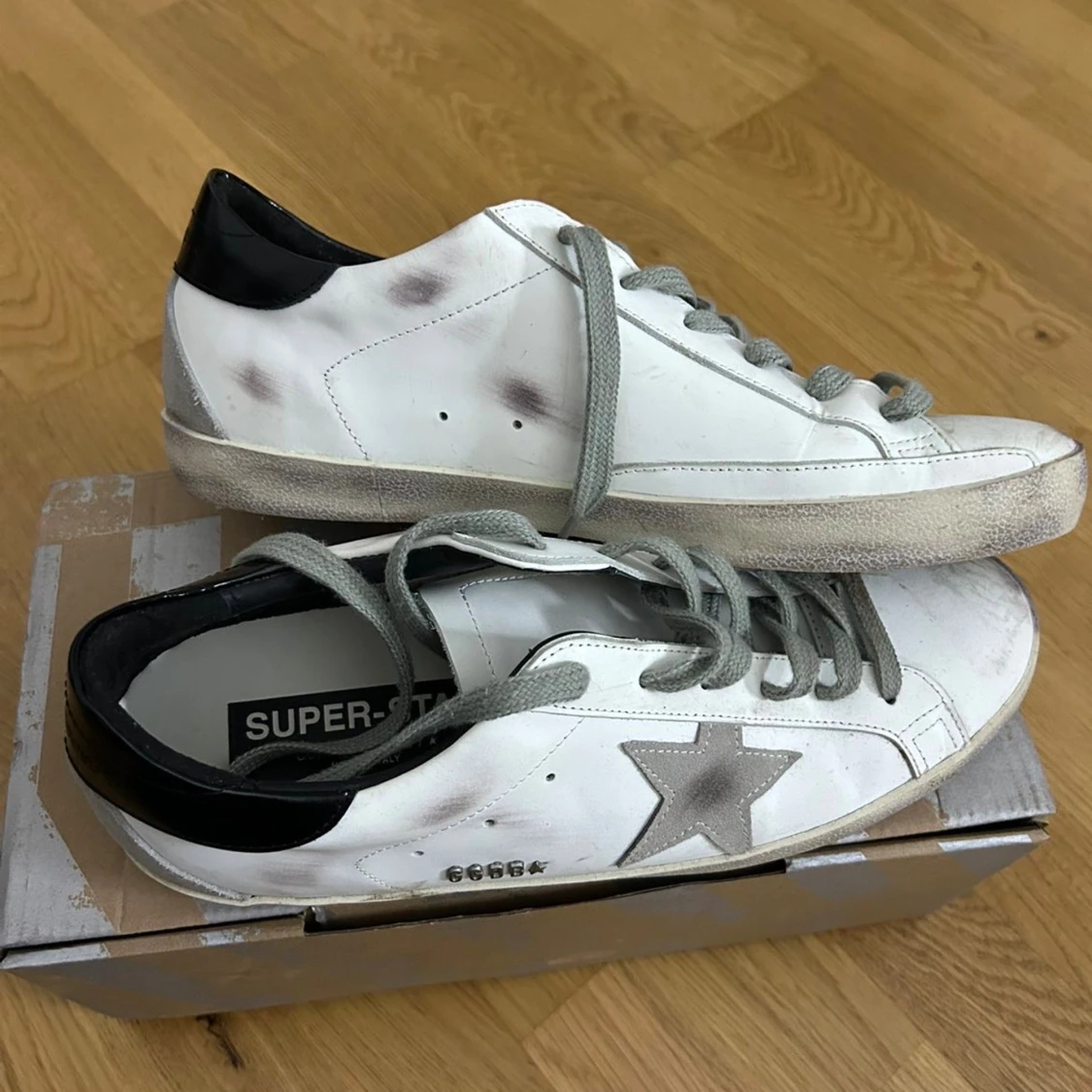 Golden Goose - 2