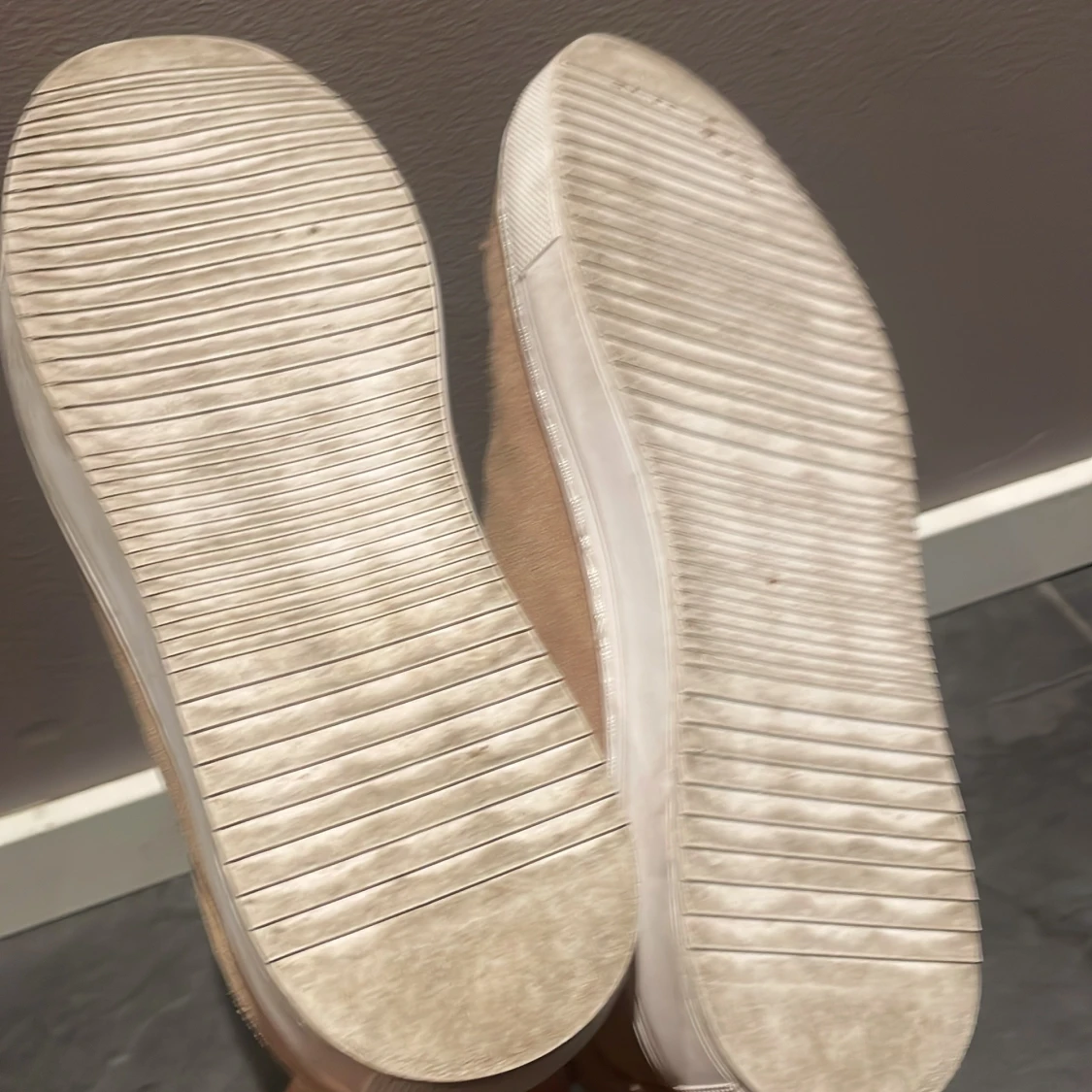 Beige mocka sneakers från Brockfield - 2