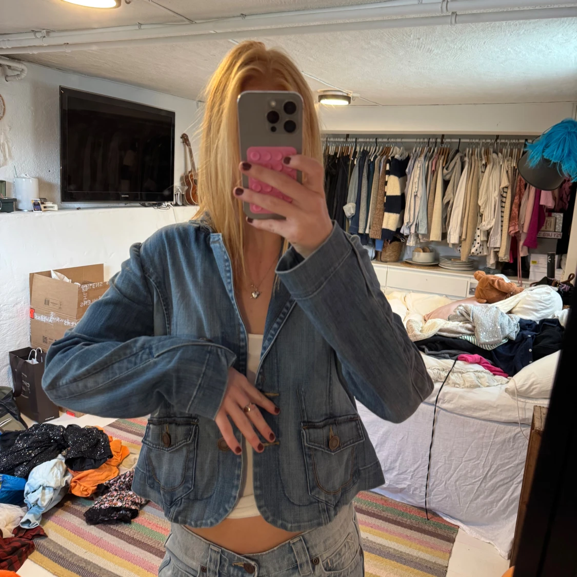 Jeansjacka med knappar och fickor - 1