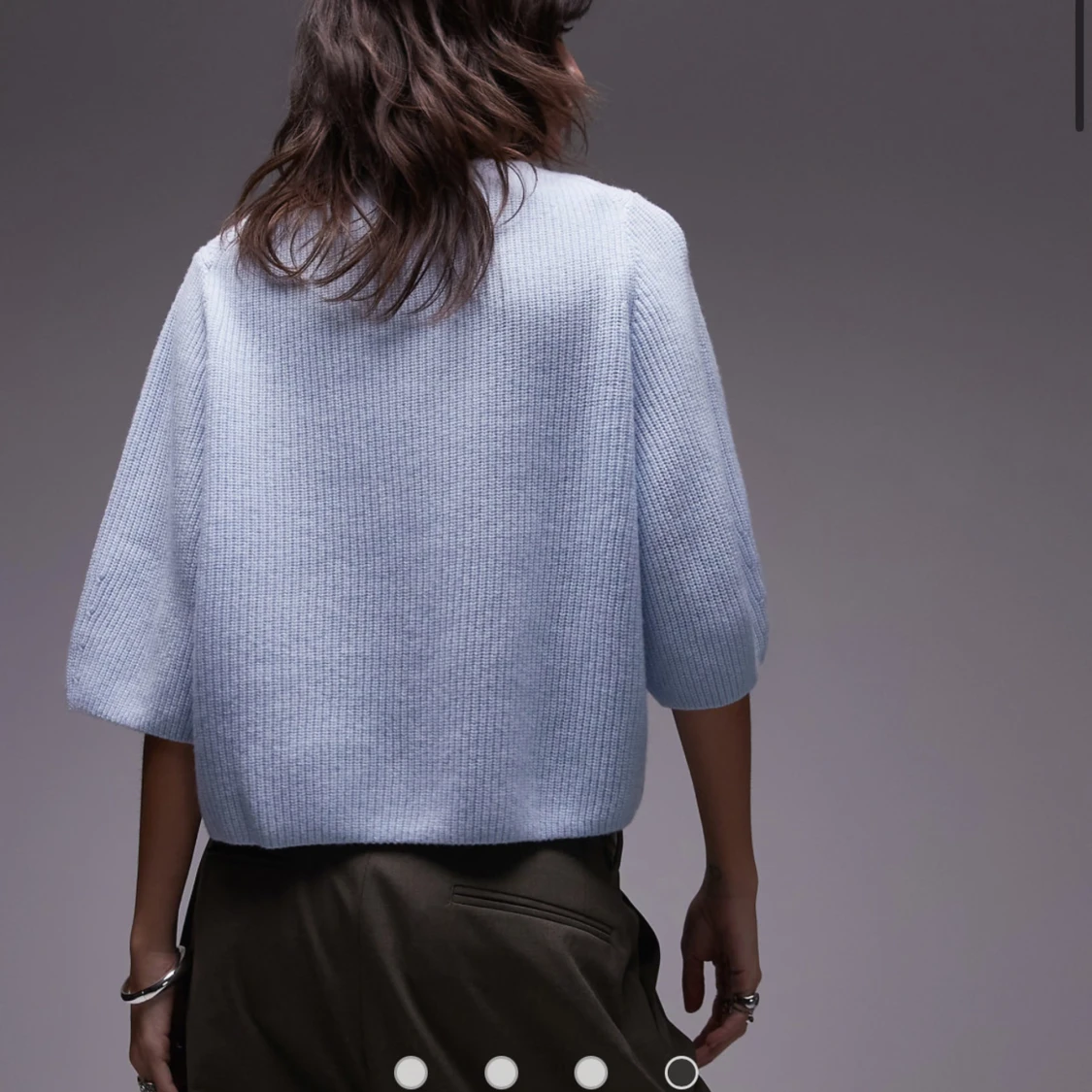 Blå stickad kofta med knappar - 1