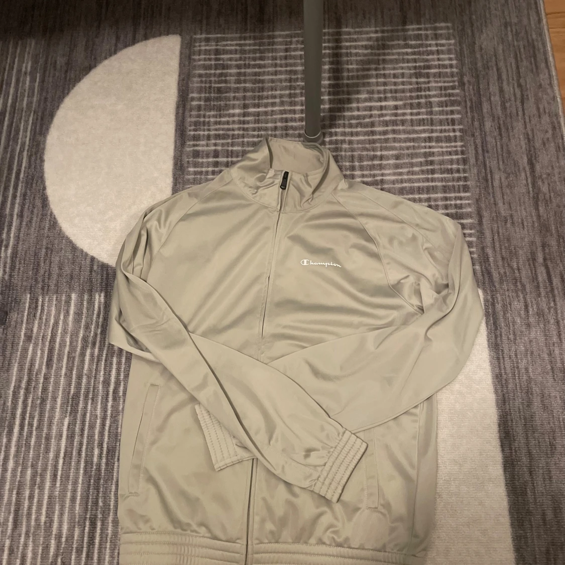 Beige vindjacka från Champion S - 1