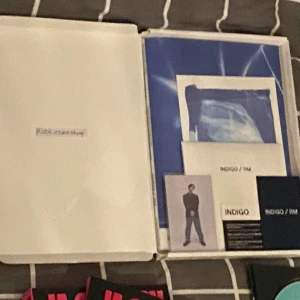 Indigo - Liten skada på sidan som fanns när jag fick hem den! Inga andra skador vad jag vet. 