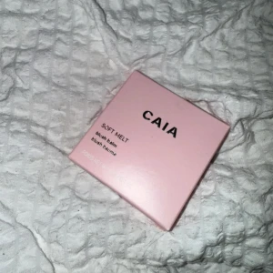 Caia - Färgen ”butter toast”, oöppnad