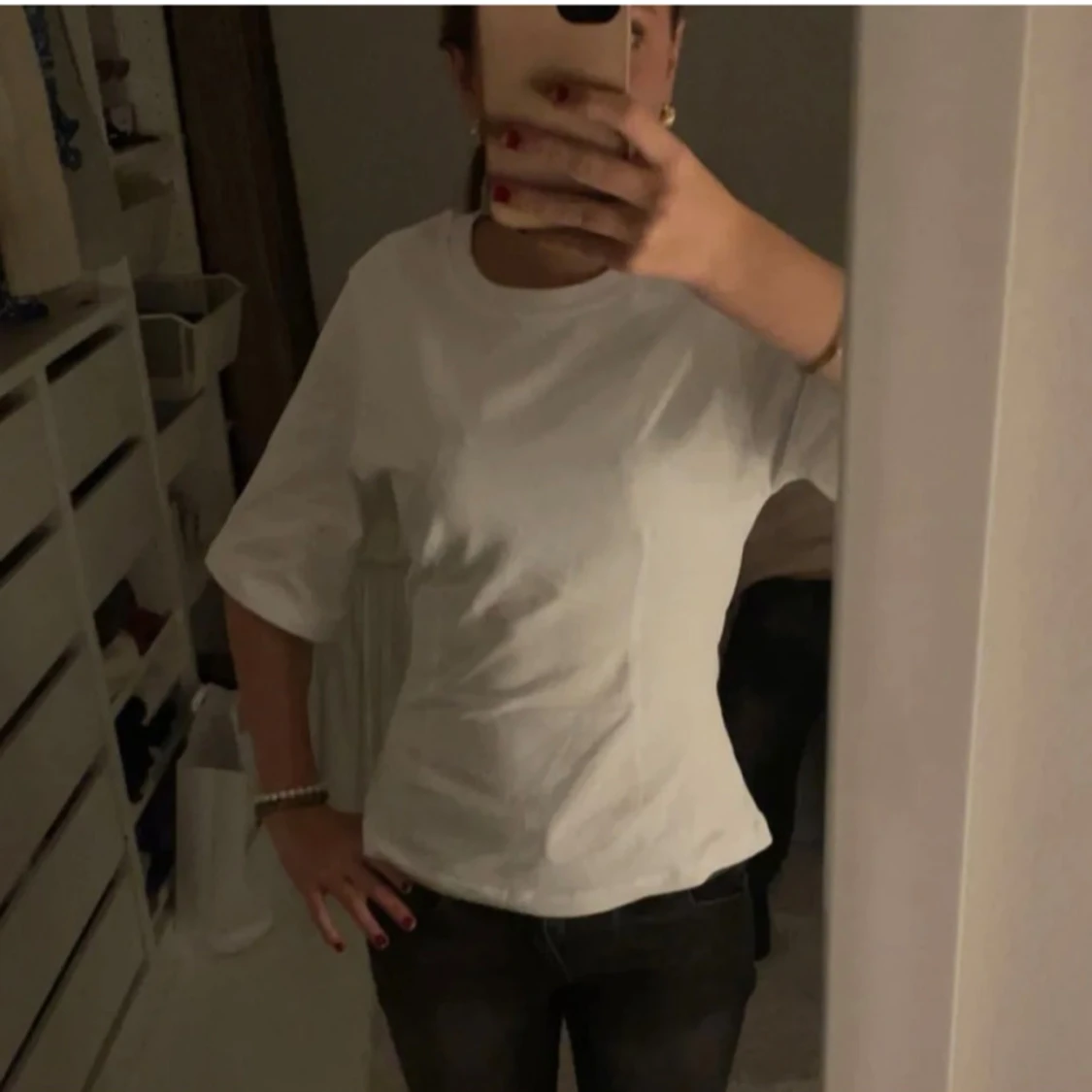 Vit kortärmad t-shirt med figursydd passform