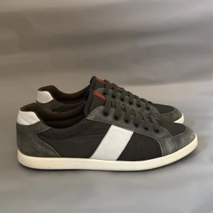 Prada Sneakers - - skick: 9/10 - Color: Olive Green  - Size: 43