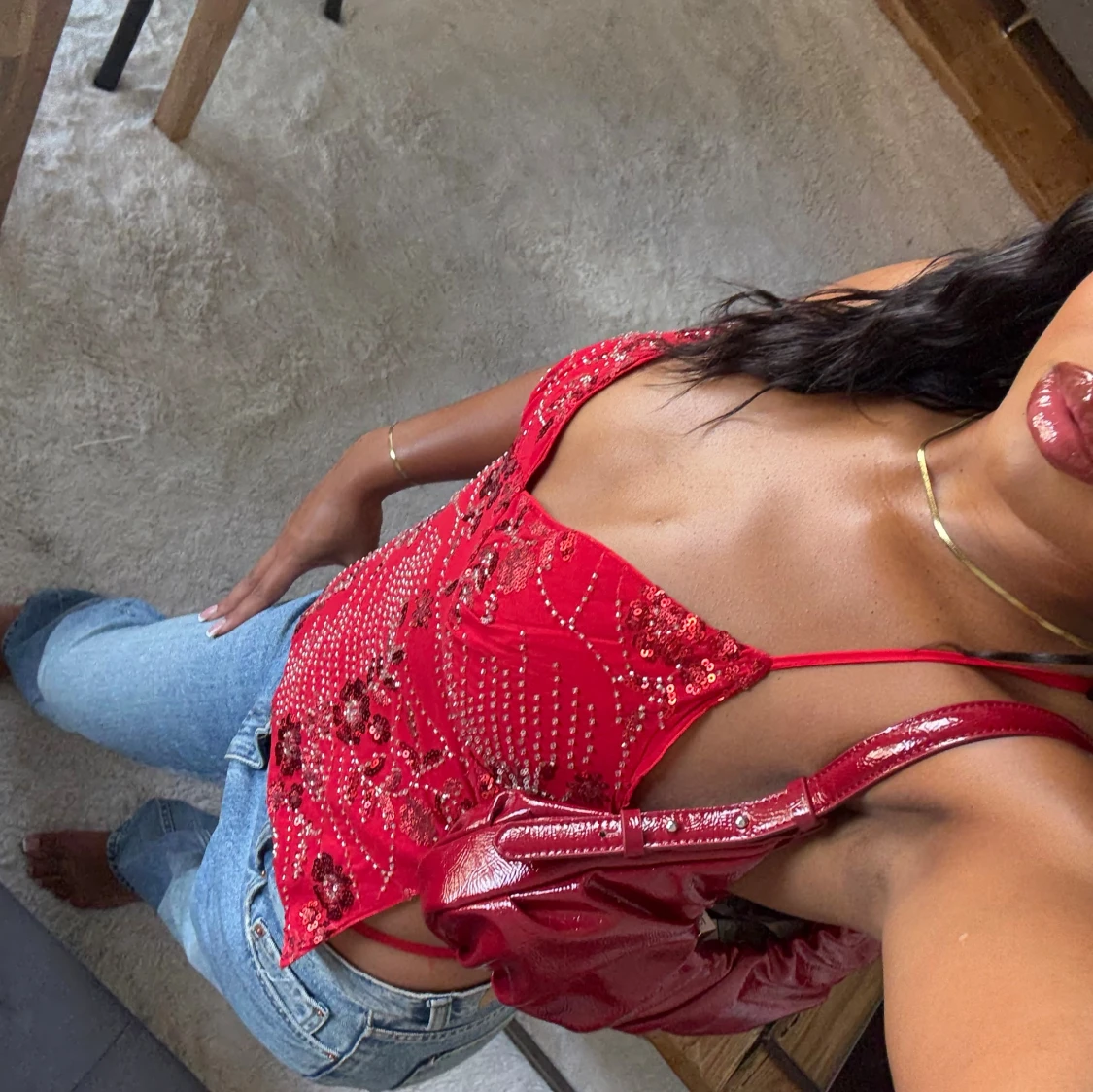 Röd paljettbeströdd linnetopp - 1