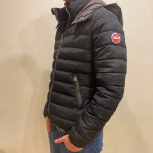 Colmar jacka  - Hej! Säljer nu min jacka från märket Colmar, storlek XS, bra skick modellen är 184cm och väger 70kg . Tveka inte på att höra av dig om du har frågor eller funderingar kring jackan!