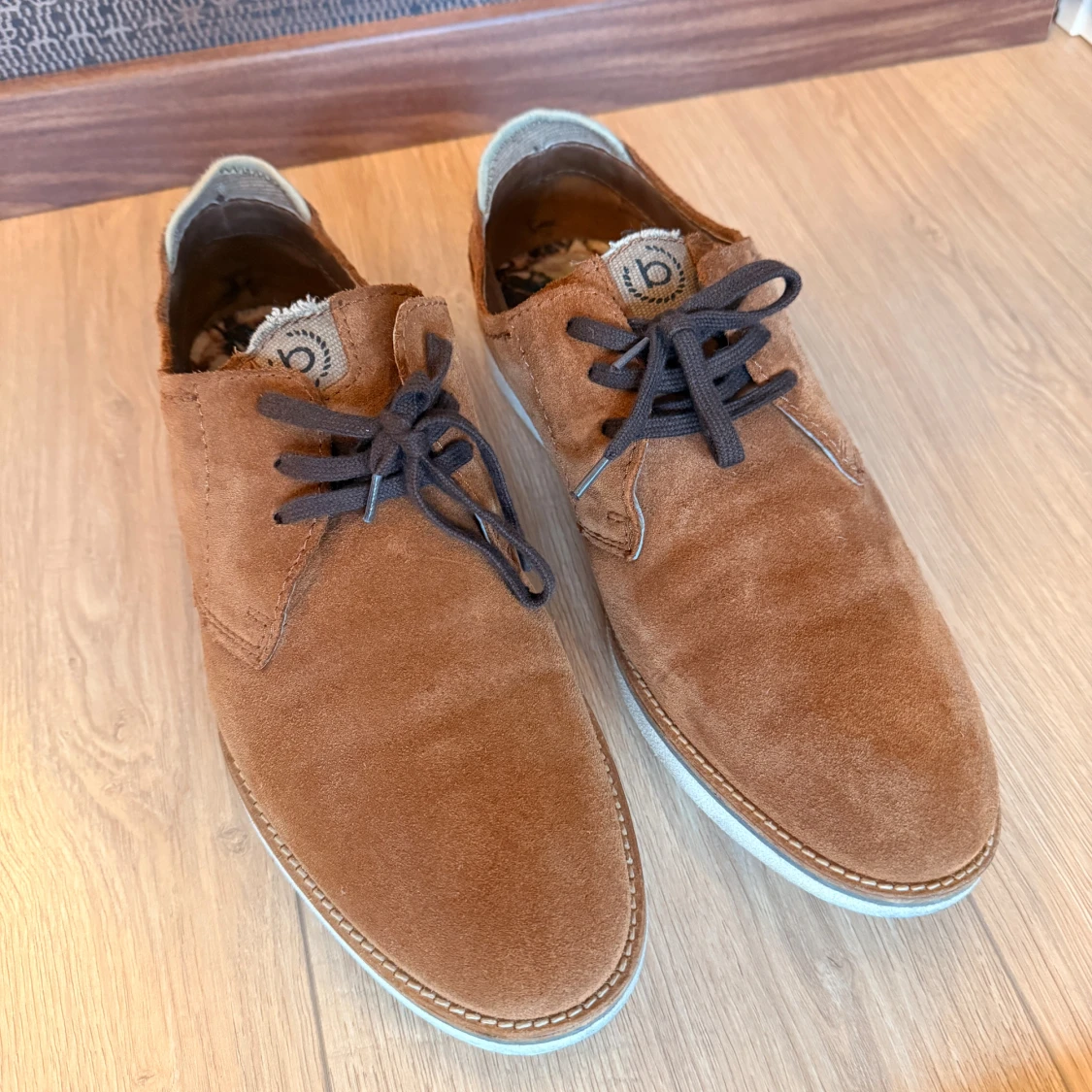 Bruna mockaskor från Bugatti