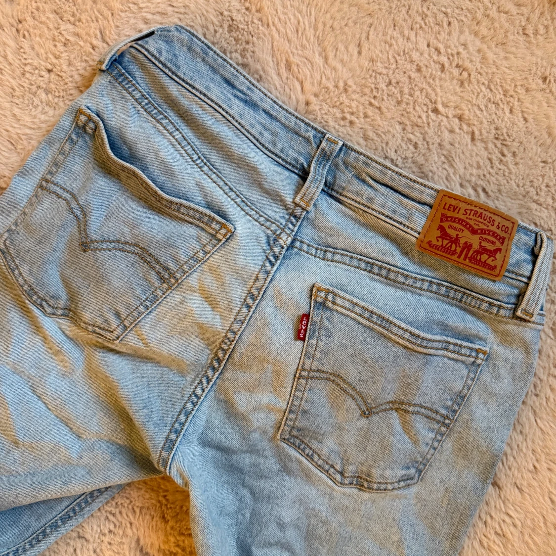 Levi's ljusblå jeans Superlow Boot - 2